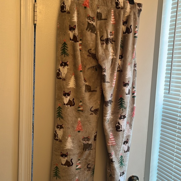 Christmas cat pajama pants size medium - Picture 4 of 4